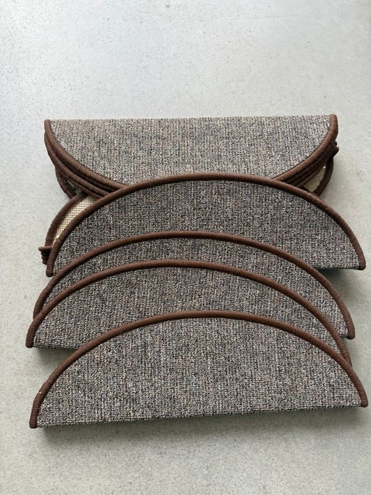 Cherchie Trapmatten Set – 15 stuks – Donkerbruin – 56x17x3,5 cm – Halfrond – Antislip Trapbescherming