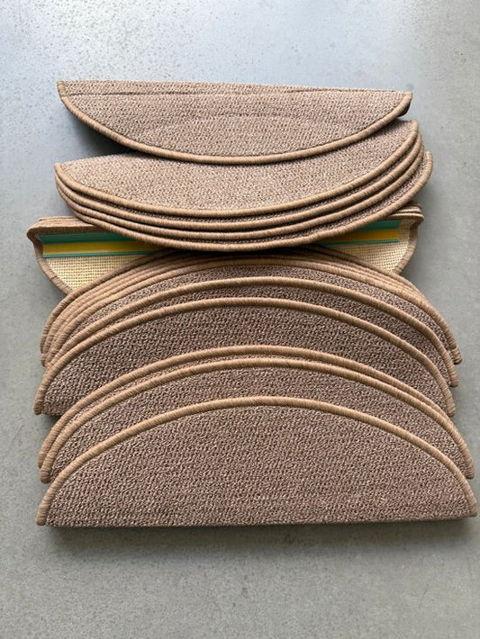 Cherchie Trapmatten Set – 15 stuks – Lichtbruin – 56x17x3,5 cm – Halfrond – Antislip Trapbescherming