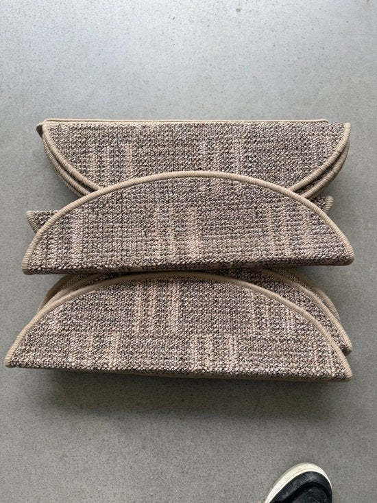 Cherchie Trapmatten Set – 15 stuks – Taupe – 56x17x3,5 cm – Halfrond – Antislip Trapbescherming